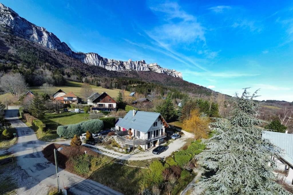 Maison Familiale En Montagne Avec Vue Merveilleuse Sur Le Massif De Belledonne Saint-Bernard  エクステリア 写真