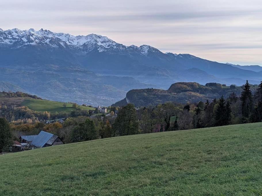 Maison Familiale En Montagne Avec Vue Merveilleuse Sur Le Massif De Belledonne Saint-Bernard  エクステリア 写真