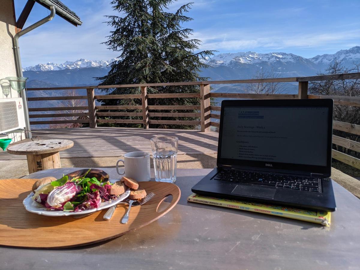 Maison Familiale En Montagne Avec Vue Merveilleuse Sur Le Massif De Belledonne Saint-Bernard  エクステリア 写真