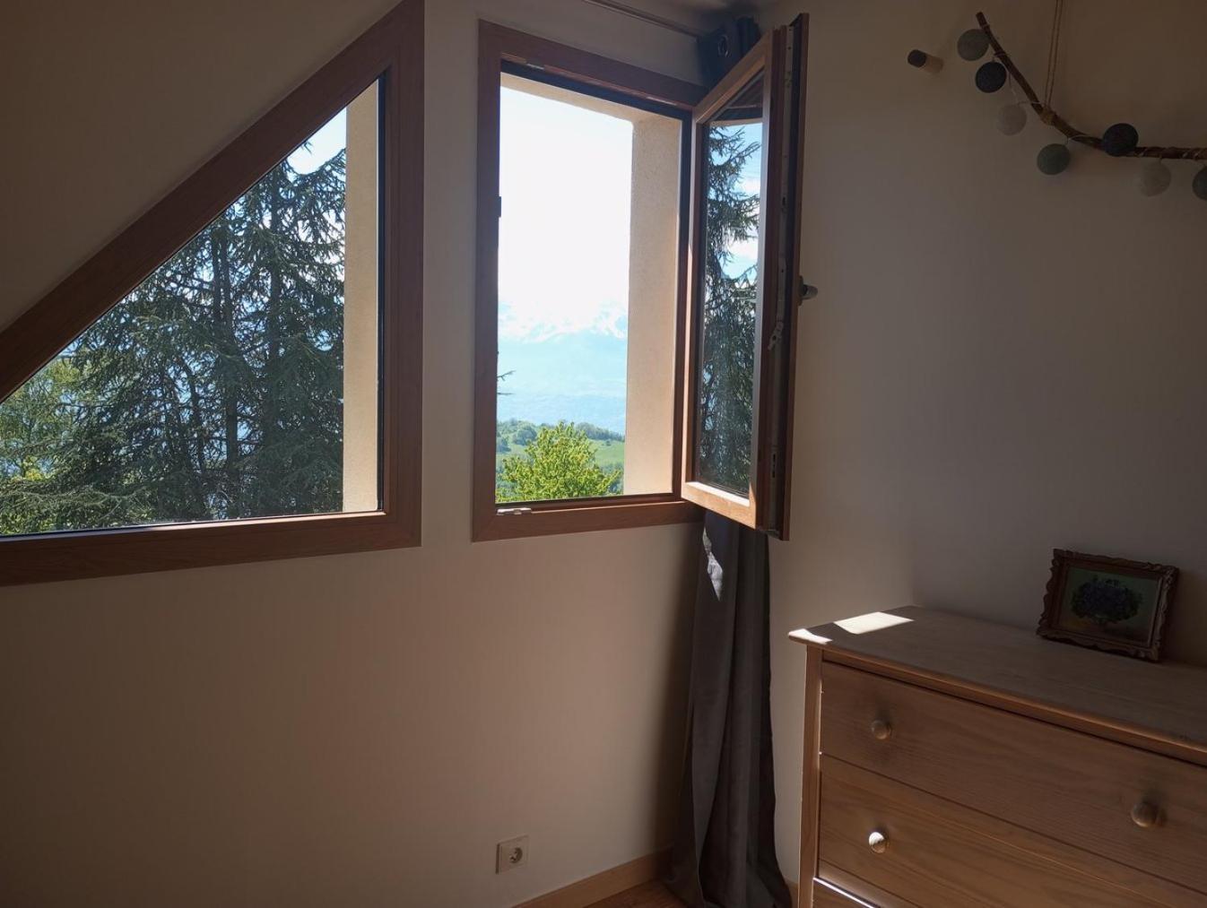 Maison Familiale En Montagne Avec Vue Merveilleuse Sur Le Massif De Belledonne Saint-Bernard  エクステリア 写真
